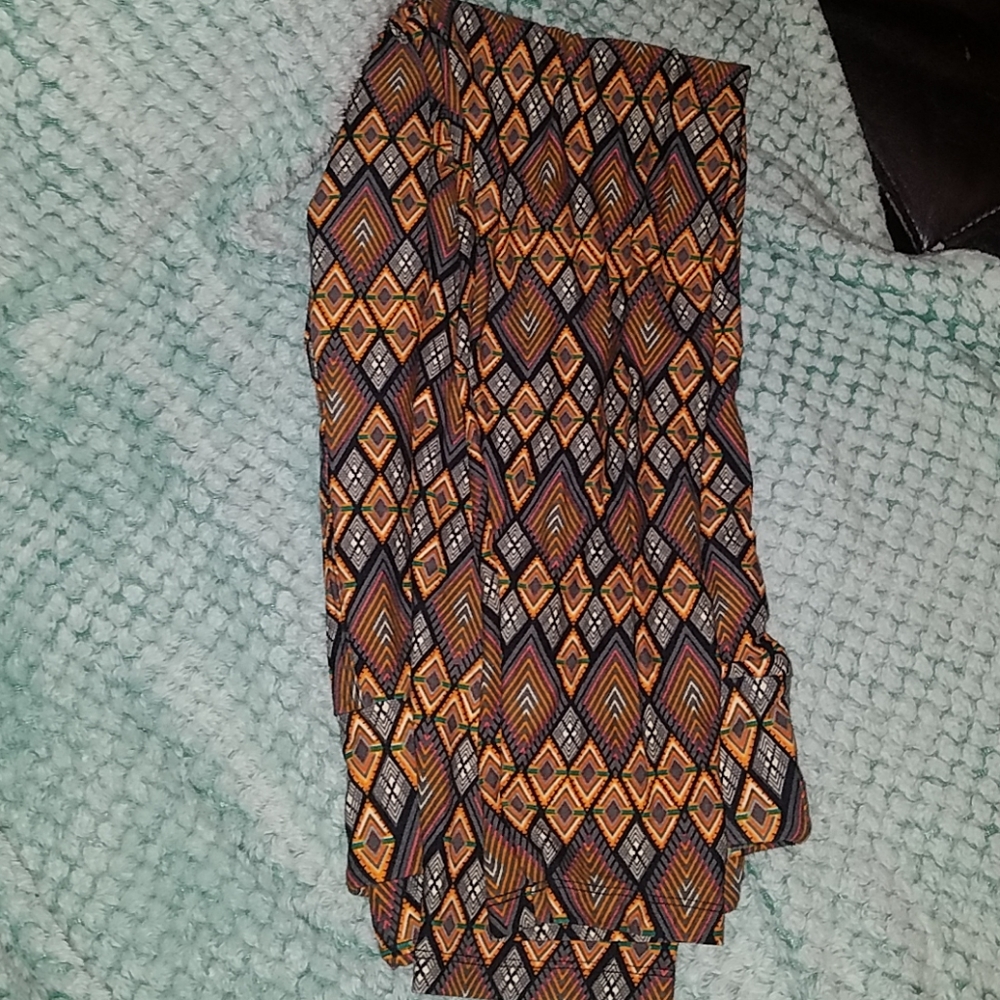Tall and Curvy Patterned LaLaRoe Leggings